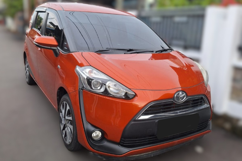 Mobil Bekas Toyota Sienta V A/T 2017