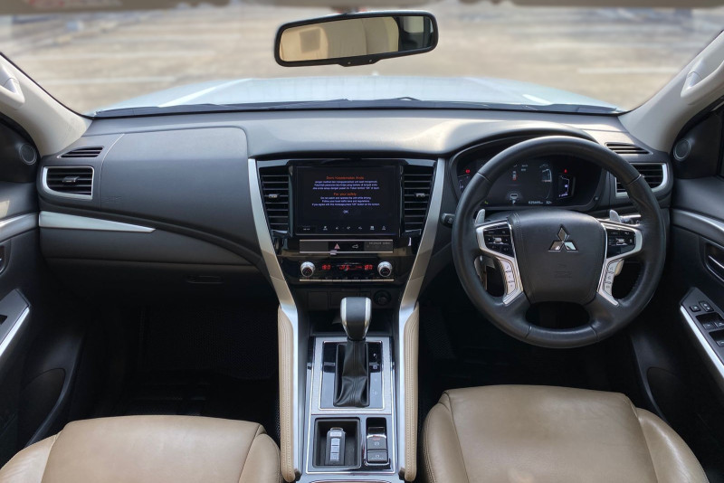 Mobil Bekas Mitsubishi Pajero Sport Dakar Ultimate 4x2 A/T 2022