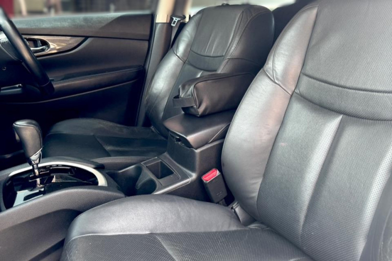 Mobil Bekas Nissan X-Trail 2.5 A/T 2016