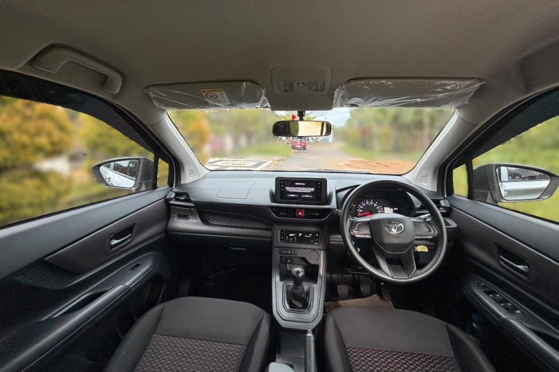 Mobil Bekas Toyota Avanza 1.3 E M/T 2023