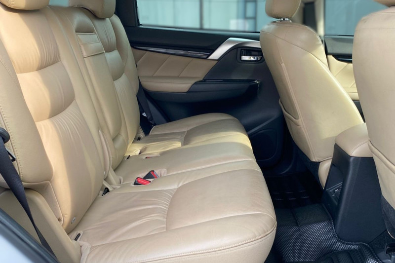 Mobil Bekas Mitsubishi Pajero Sport Dakar Ultimate 4x2 A/T 2022